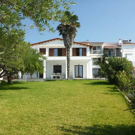 בית נופש Villa Mola Kalyva *